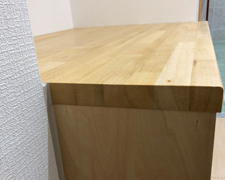 保育園のホワイトメラピーの収納棚